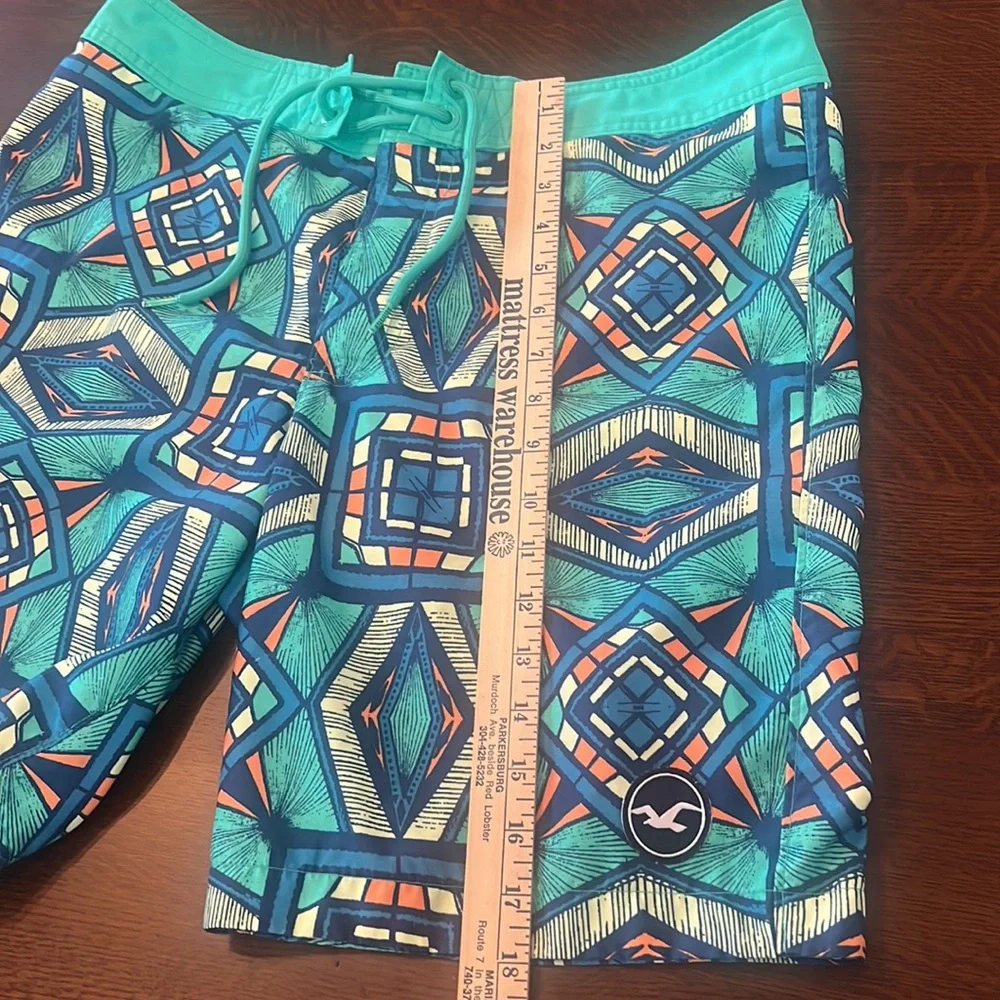 Hollister men’s size